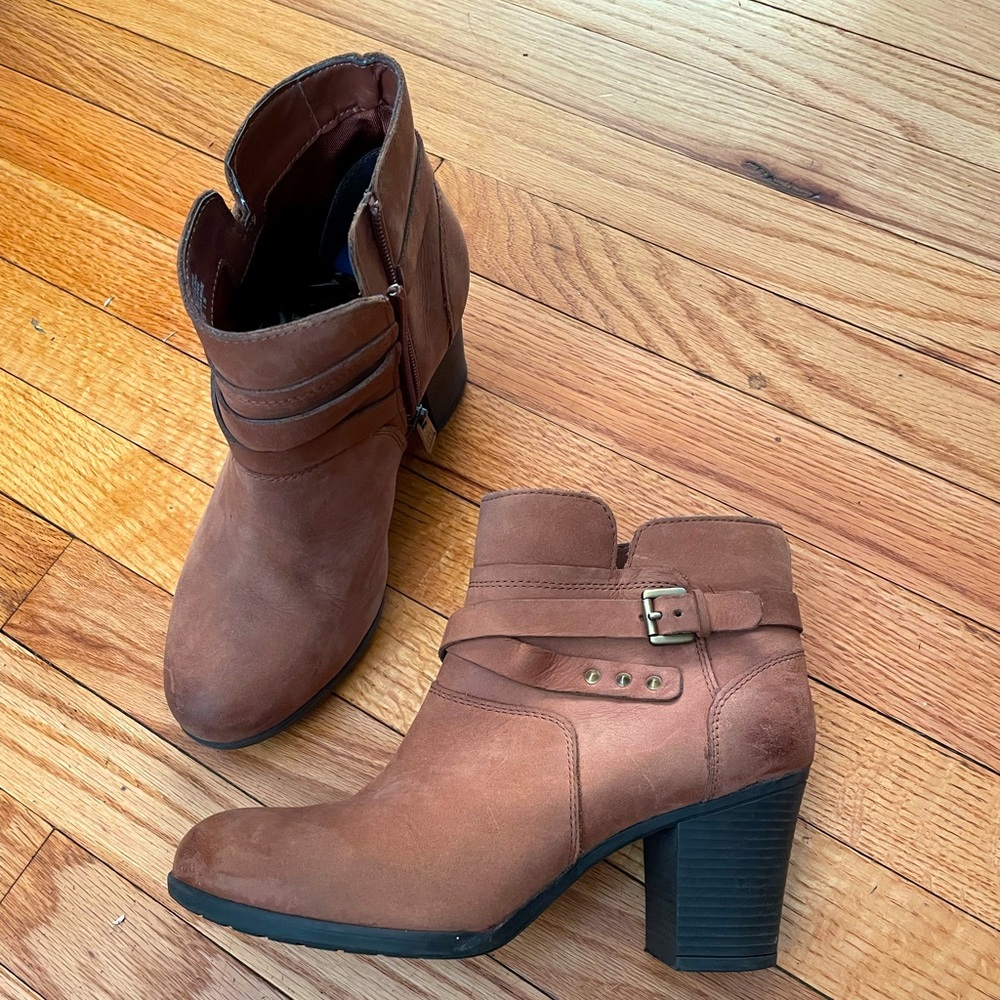 Rockport Tru-tech Memory foam Waterproof Chunky Block Leather western bootie 8